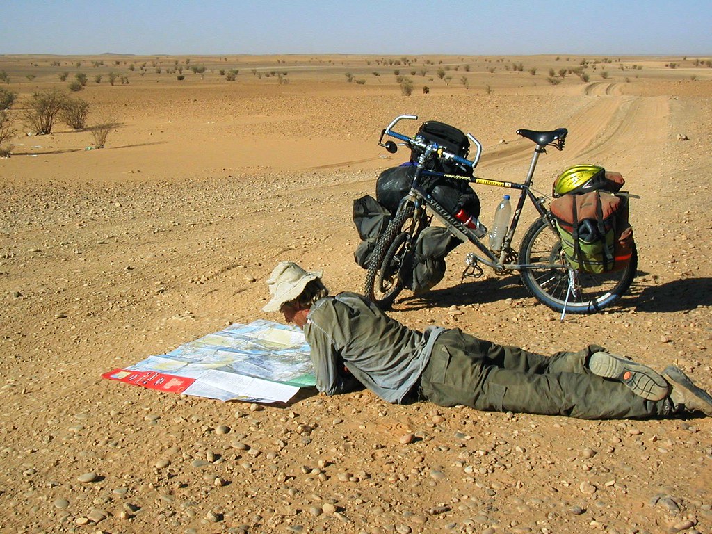 Map reading in the desert