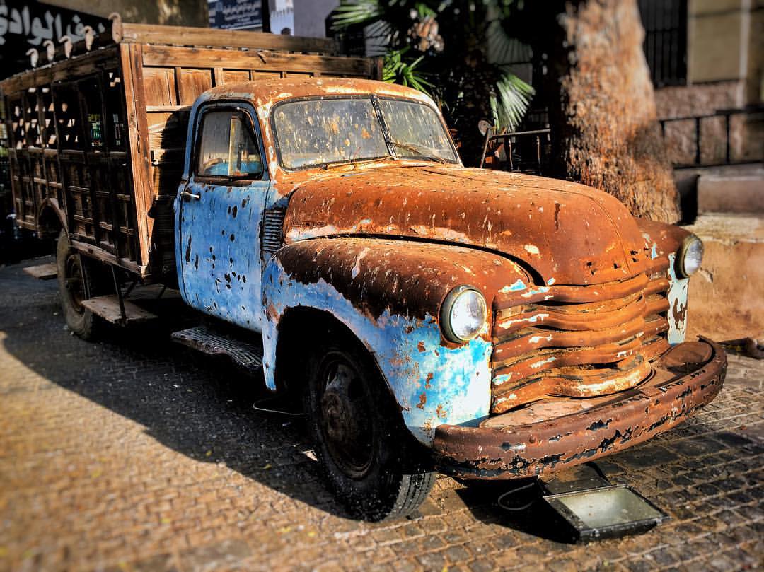 A fine old Ford, rusting merrily in old Riyadh.