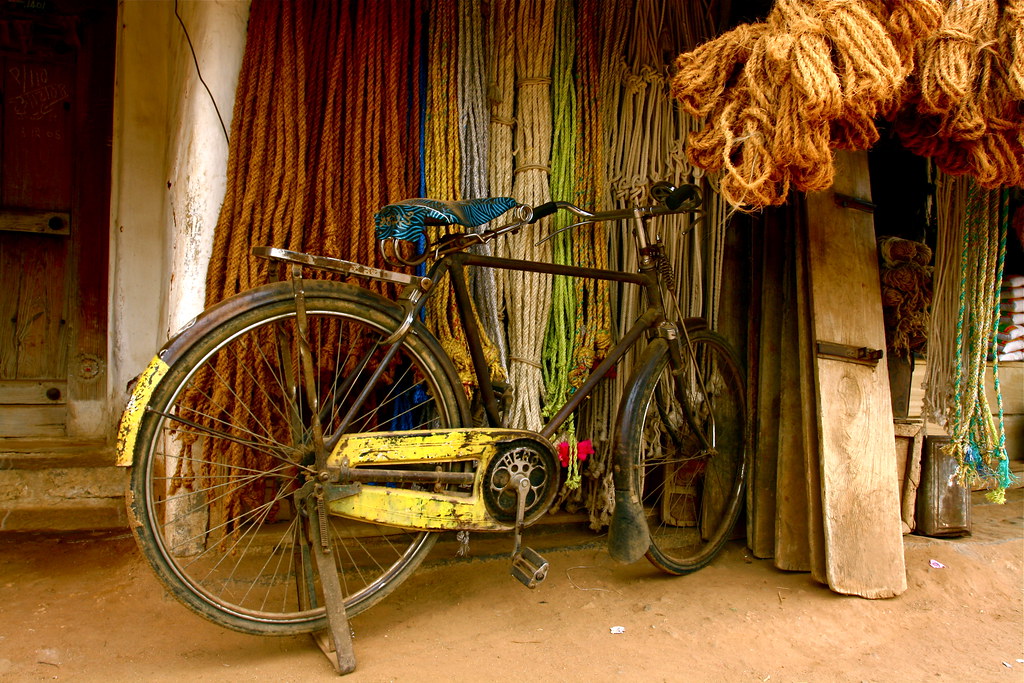 Bike outside a rope shop